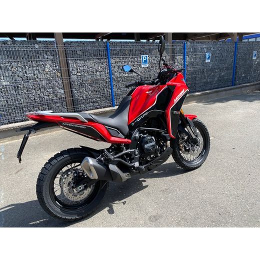 MOTO MORINI X-CAPE (DRÁTĚNÁ KOLA) ČERVENÁ RED PASSION S KUFRY ZDARMA