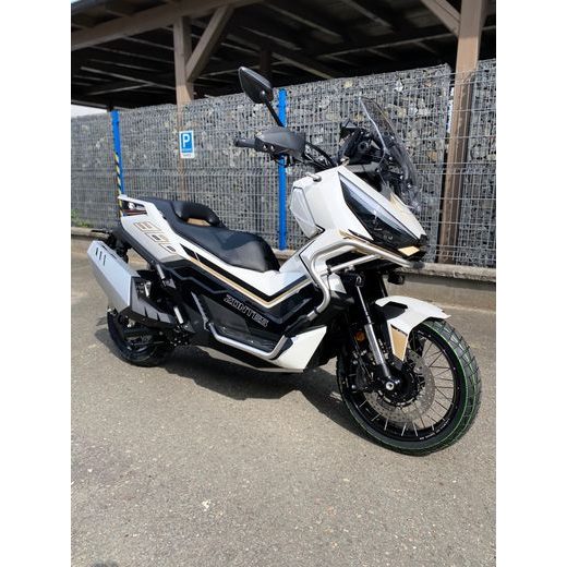 ZONTES 368 GIZMO BÍLÁ SKLADEM + KUFR ZDARMA