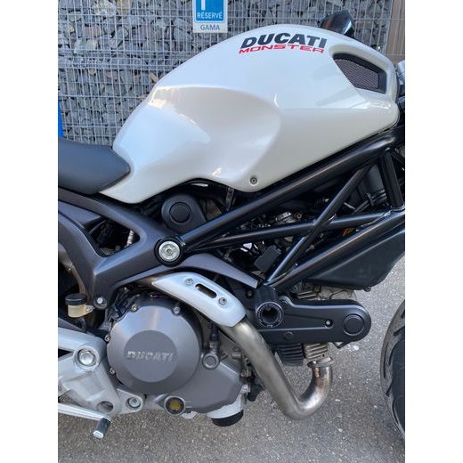 DUCATI MONSTER 696