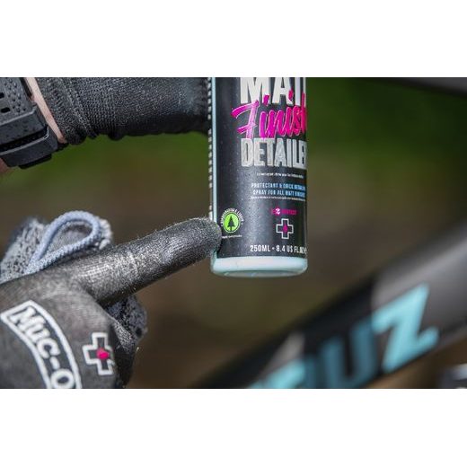 MOTORCYCLE MATT FINISH DETAILER MUC-OFF 20004 250ML