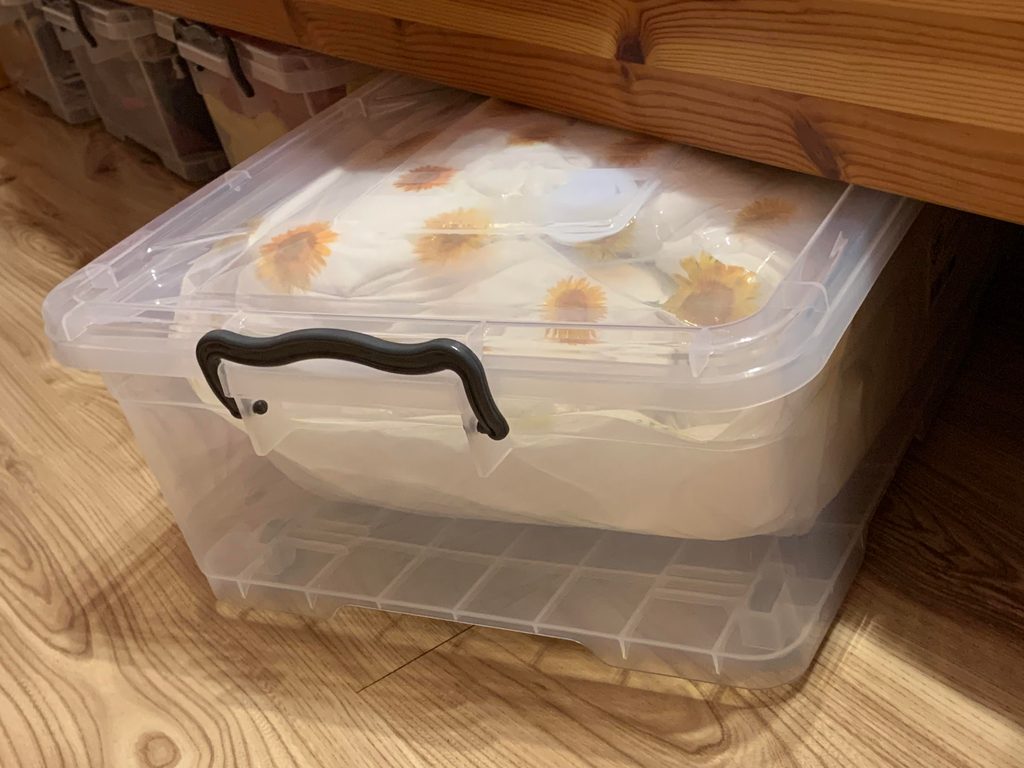 Plastový box na uskladnenie pod posteľ s kolieskami - 30 l | Hobby Life |  Plastové boxy | Dometa | kvalitné domáce potreby