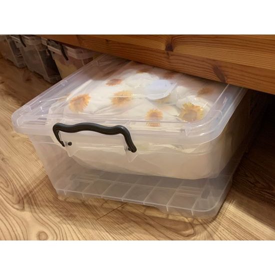 Plastic storage box under the bed with wheels - 30 l