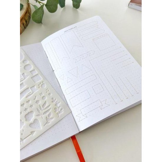 Bullet journal with dots by Tereza Florianova