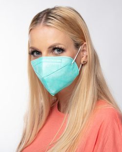 FPP2 ve světle zelené (medical green)