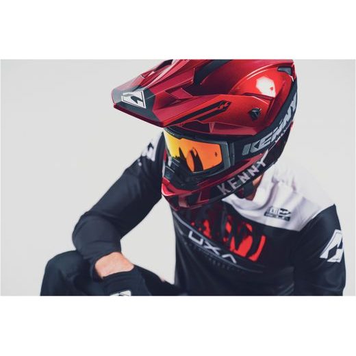 KENNY PŘILBA PERFORMANCE 23 SOLID RED