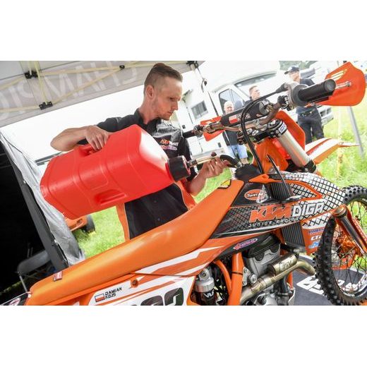 KANYSTR POLISPORT PROOCTANE 8460000001 20 L WITH STANDARD CAP + 250 ML MIXER + HOSE PRŮHLEDNÁ ČERVENÁ