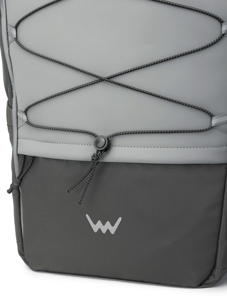 VUCH Elion Men Dark Grey.

Največji Vuch potovalni nahrbtnik
Roll-top sistem, možnost razširitve prostora
Pogumirani sprednji in zgornji del
Odsevni logotip in nit na sprednji strani nahrbtnika
 Nahrbtniki
Časi, ko so nahrbtniki pomenili le šolske torbe ali športne kose za visokogorske pohode, so že davno mimo.