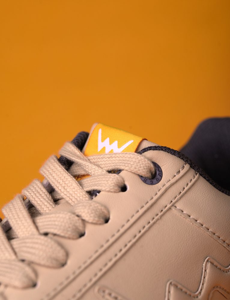 VUCH Basic Pona - 36.

priljubljen dizajn z barvitimi detajli
oblikovan, udoben podplat z elementi iz spominske pene
aerodinamična oblika
gumijast podplat
perforacije na prstih
 Obutev
Čevlji Vuch so izvirnost, ki očara.