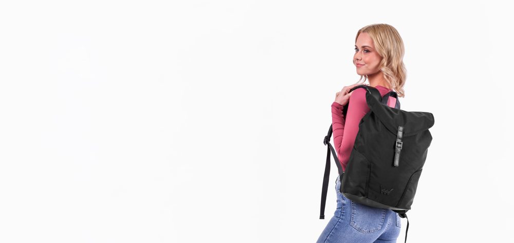 VUCH Joanna Jaunt Black.

 Glavno zapiranje na magnet
 Dva zunanja žepa za steklenico
 Ojačan žep za prenosnik
Prostoren varnostni žep na hrbtu pod naramnicami
 Notranji žepki z zadrgo
Oblazinjen hrbet in naramnice za udobno nošenje
 Nahrbtniki
Časi, ko so nahrbtniki pomenili le šolske torbe ali športne kose za visoke gore, so že davno minili.