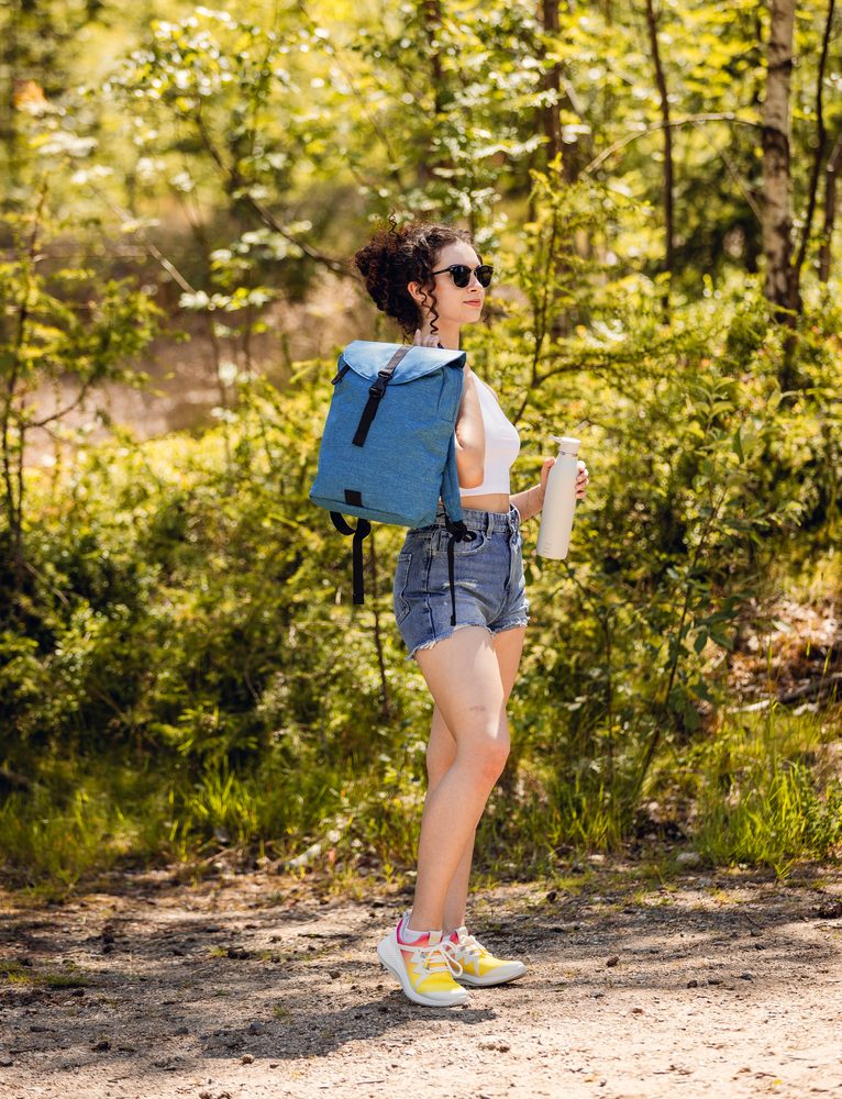 VUCH Corbin Blue.

Glavno zapenjanje z zadrgo in trakom
Dva zunanja žepa z zadrgo
Notranji žep z zadrgo in dva predelka za manjše predmete
Nastavljive naramnice
 TechniC
Kolekcija, ki sta jo navdihnila mesto in narava!
Na prestolu priljubljenosti že nekaj časa kraljujeta nahrbtnika Mellor in Noel, iz njunih lastnosti pa je nastalo kar nekaj velikih naslednikov.