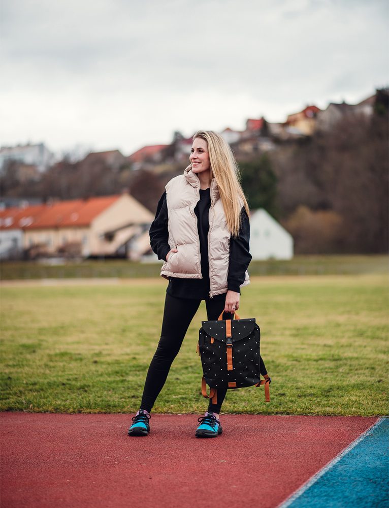 VUCH Corbin Dotty Black.

Glavno zapenjanje z zadrgo in paščkom
Dva zunanja žepa z zadrgo
Notranji žep na zadrgo in dva predala za drobnarije
Nastavljive naramnice

  TechniC
Kolekcija, ki sta jo navdihnila mesto in narava!
Na prestolu priljubljenosti že nekaj časa kraljujeta nahrbtnika Mellor in Noel, iz njunih lastnosti pa je nastalo kar nekaj velikih naslednikov.