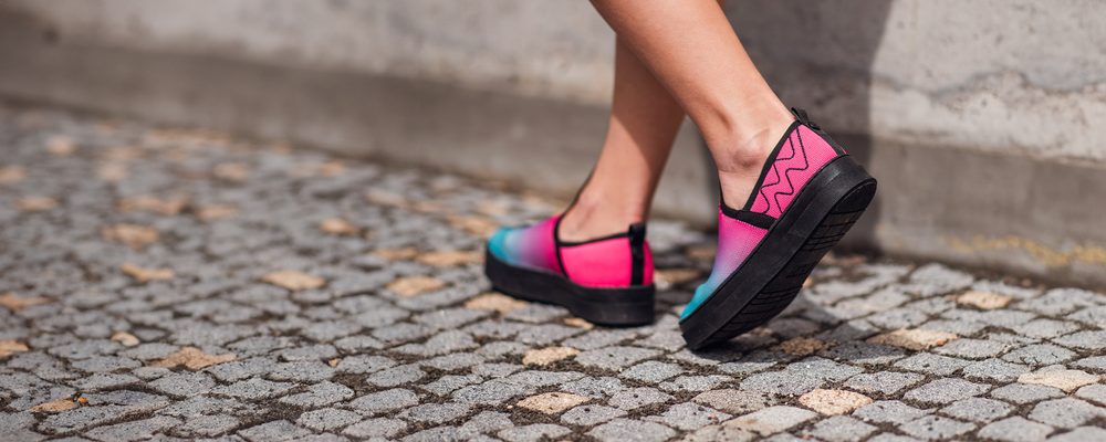 VUCH Seraphyn Spectrum - 37.

Vsakodnevna prostočasna obutev brez vezalk
Notranji vložek čevlja ustvarjen z AI
Dva vezenina logotipa – en velik ob strani in poln majhen na nartu čevlja
Elastična pletenina zagotavlja, da čevlji lepo stojijo na nogah
Oblazinjen ovratnik okoli pete zagotavlja udobje skozi ves dan
 OBUTEV
Vuch obutev je izvirnost, ki očara.