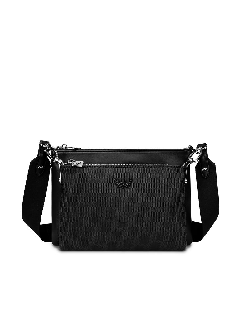 VUCH Clasie MN Black.

Dve torbici v eni, ki se lahko ločita
Monogram VUCH na manjši torbici
Glavno zapiranje z zadrgo
Dva traka - tekstilni crossbody in verigast za v roko
 Monogram
Želiš imeti poseben šmrk in biti Vuch do zadnjega detajla?
Vuch je tvoja najzvestejša ljubezen, tako to povej vsem brez besed.