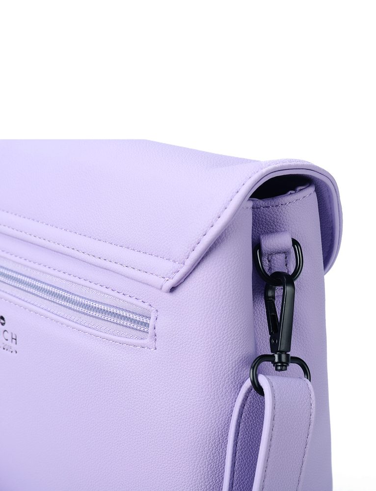 VUCH Byrsa Purple.

Eleganten dizajn
Glavno zapiranje z magnetom in zadrgo
Torbica razdeljena na dva dela
Širši pašček – zagotavlja udobje
 Crossbody
„Ko je nekdo ponosen na nas, nam to pogreje srce.