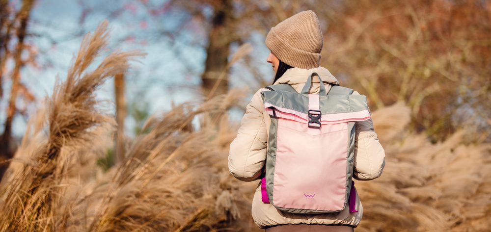VUCH Sirius Pink.

Dvojno zapenjanje glavnega žepa - zadrga in zaponka po zvijanju
Podložen hrbet in naramnice za najbolj udobno nošenje
Izdelan iz ultra lahkega recikliranega najlona
 TechniC
Kolekcija, ki sta jo navdihnila mesto in narava!
Na prestolu priljubljenosti že nekaj časa kraljujeta nahrbtnika Mellor in Noel, iz njunih lastnosti pa je nastalo kar nekaj velikih naslednikov.