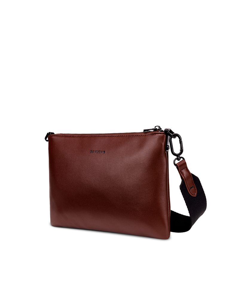 VUCH Clasie MN Wine.

Dve torbici v eni, ki ju je mogoče ločiti
Monogram VUCH na manjši torbici
Glavno zapiranje z zadrgo
Dva traka - tekstilni crossbody in verižni za v roko
 Monogram
Želiš imeti poseben šmrc in biti Vuch v vsakem pogledu?
Vuch je tvoja najzvestejša ljubezen, tako ji daj vedeti vsem brez besed.