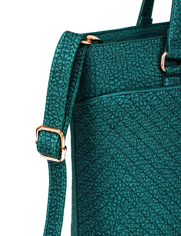 VUCH Neela Green.

Elegantna izvedba z zunanjim žepom brez zapiranja
Torba s trdnim dnom, zaščitenim s 4 kovinskimi nogicami
Glavno zapiranje na zadrgo
Vključen crossbody pas
 Shape of Diamond
Bodite elegantni in edinstveni s Shape of Diamond! 
Trenutno si ogledujete dragulje in diamante našega portfelja.