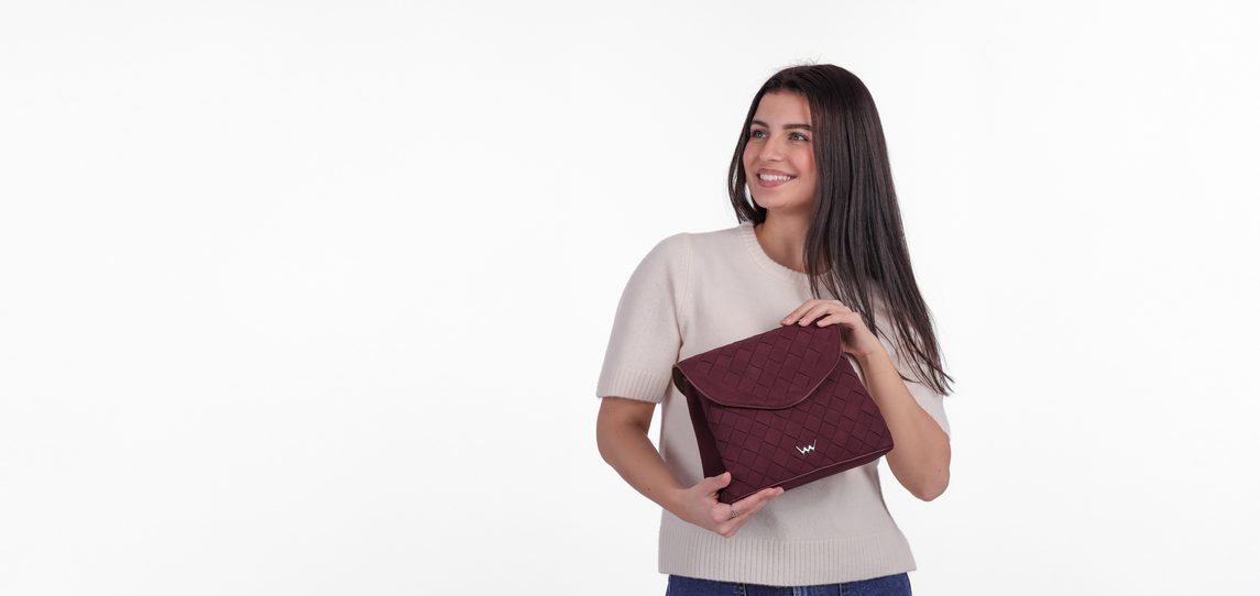 Byrsa Intrecciato Wine Red