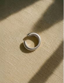 Lylann Flowers Beige