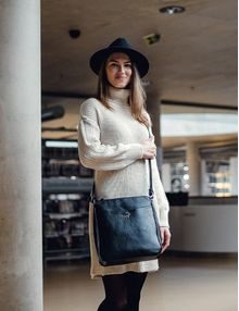 Charis Mini Black