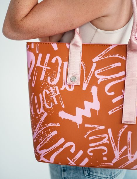 Wennie Grafitti Brown