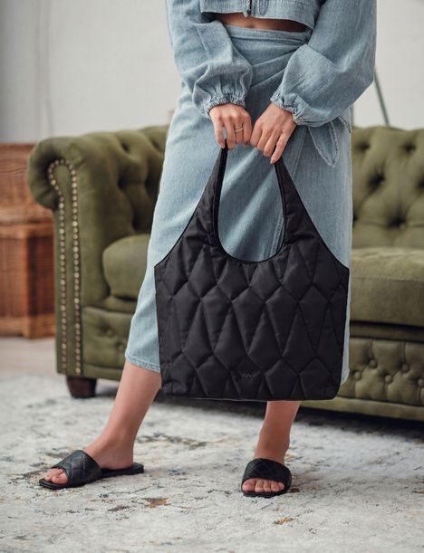 Eileen Airy Black