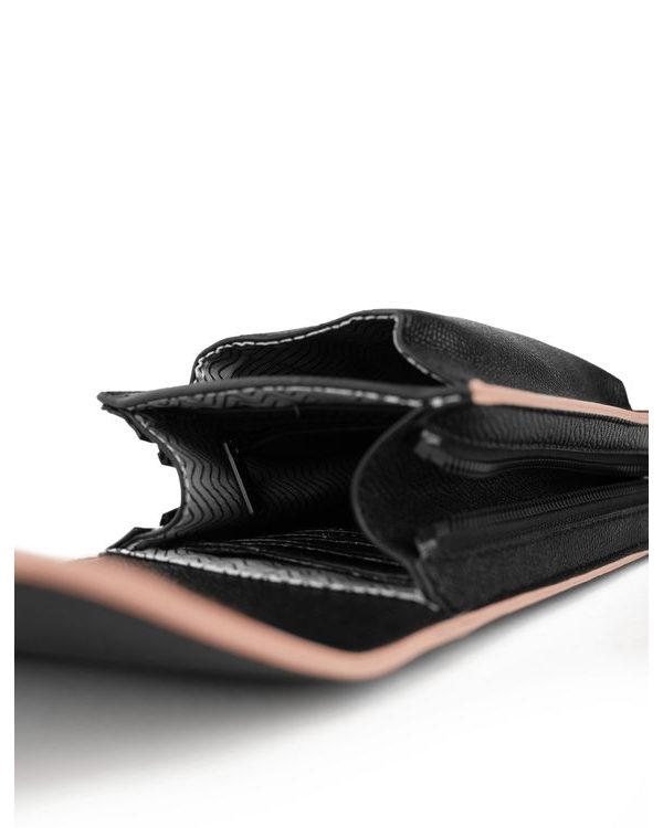 Taima Black