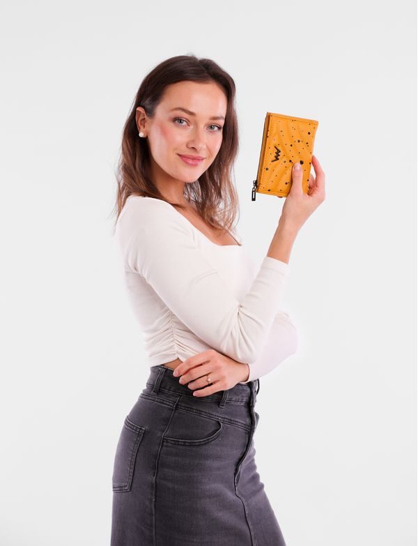 Faustina Yellow