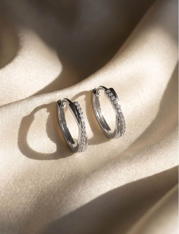 Uhani Leani Silver