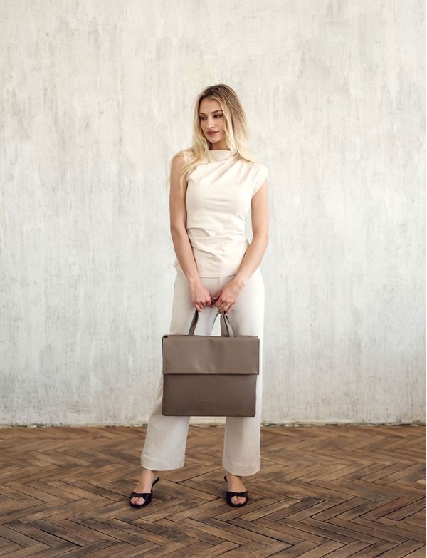 Red-D Beige