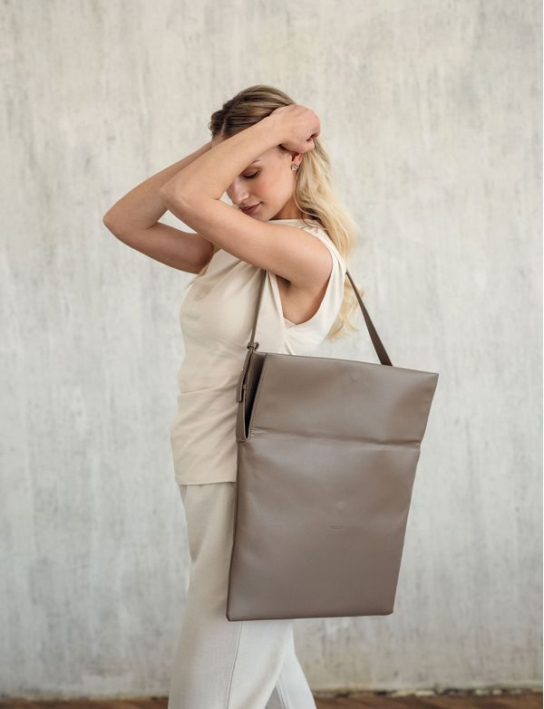 Red-D Beige