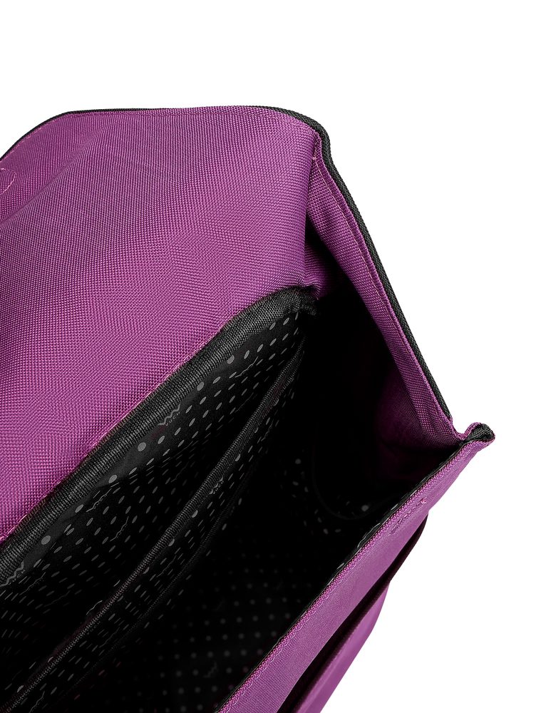 VUCH Federico Wine.

Glavno zatvaranje na magnete
Mnogo unutarnjih i vanjskih džepova
Punjeni leđni dio i naramenice
Pretinac za laptop 15,6