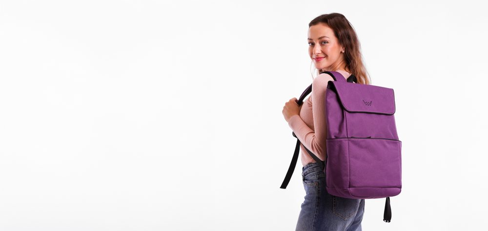 VUCH Federico Wine.

Glavno zatvaranje na magnete
Mnogo unutarnjih i vanjskih džepova
Punjeni leđni dio i naramenice
Pretinac za laptop 15,6