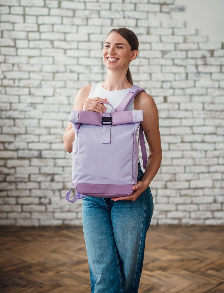 VUCH Virion Purple.

Podstavljena leđa i naramenice
Vodootporni materijal i zatvarači
Traka za pričvršćivanje na kofer
Odvojeni unutarnji pretinac za laptop
Mali džep na naramenici za dragocjene sitnice
 Ruksaci
Praktičnost, udobnost i funkcionalnost.