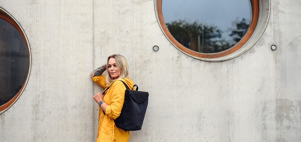 VUCH Joanna Canva Black.

Idealan za laptope do 13