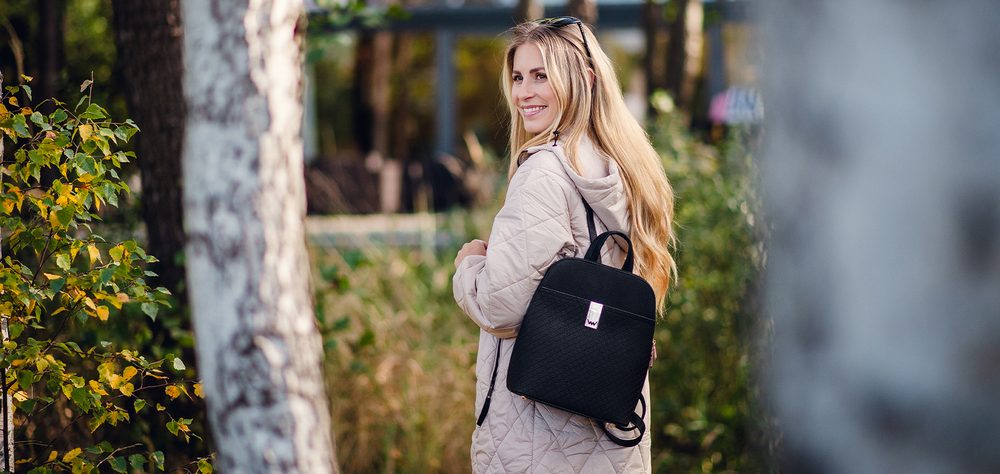 VUCH Filipa Diamond Black.

Ojačani ruksak elegantnog dizajna
Unutarnji džep bez kopčanja, džep na patent zatvarač
Vanjski džep s patentnim zatvaračem
Roze zlatni logo Vuch
 MALI RUKSACI
„Jeste li sami sebe uvjerili da je ruksake teško kombinirati?