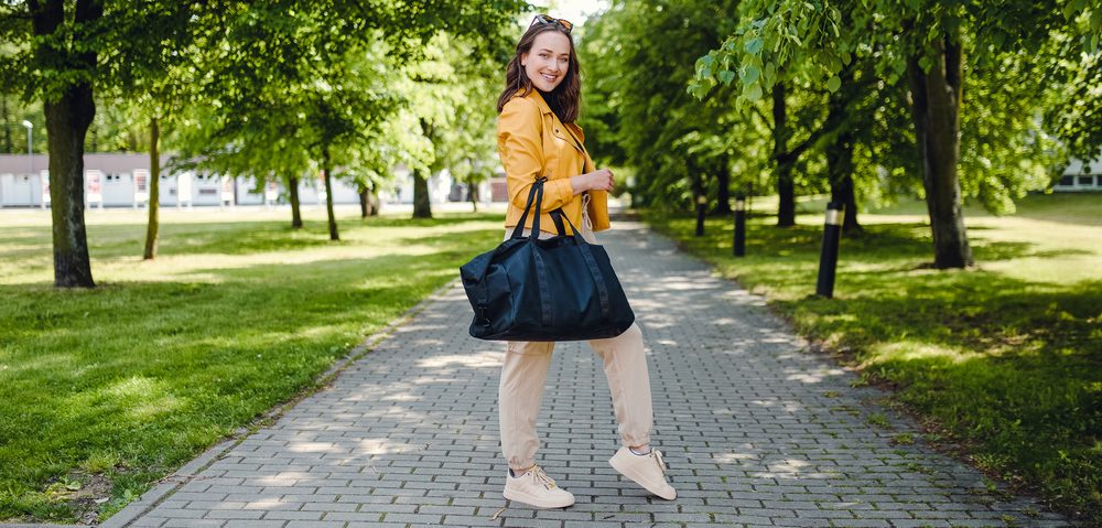 VUCH Deyna.

Pogodns kao putna ili sportska torba
Podesiva naramenica
Puno unutarnjih džepova
Materijal, jednostavan za održavanje
 Putne torbe
„Tražite pratnju s kojom ćete na putovanju činiti nerazdvojan par?