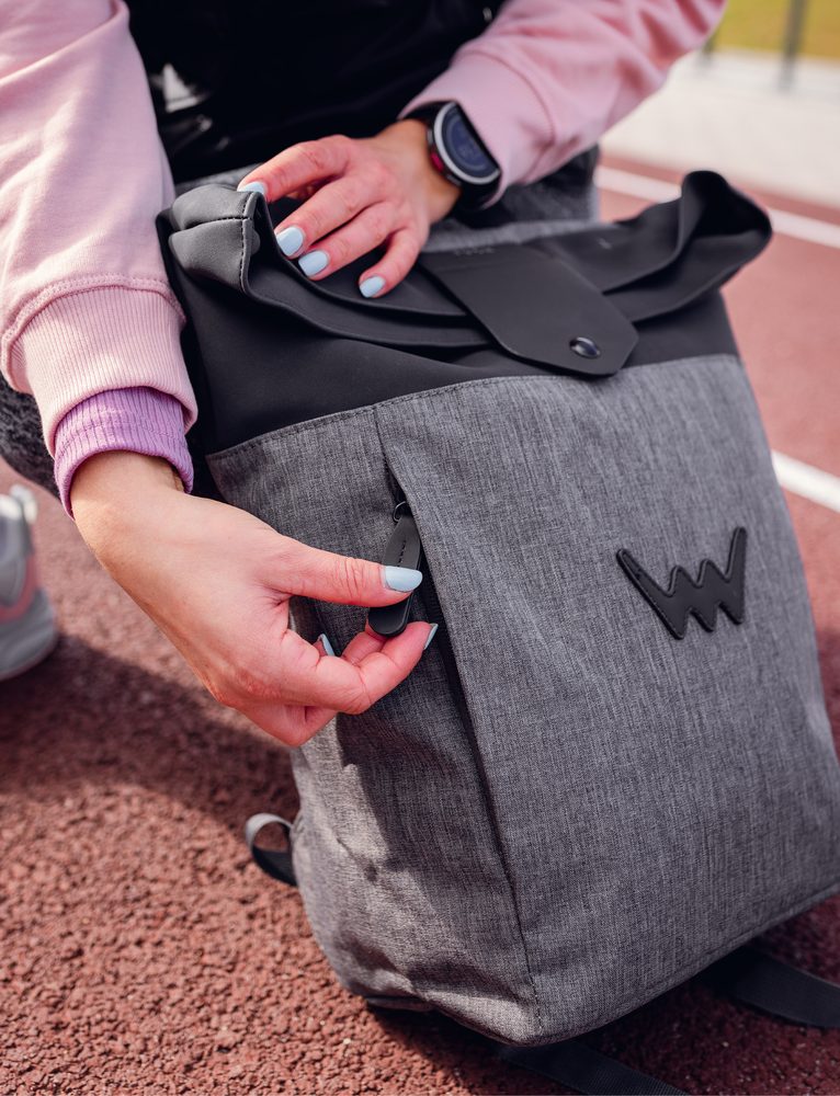 VUCH Dammit Grey.

Praktični džepovi
Ojačana leđa
Podstavljene naramenice
Unutarnji karabiner za pričvršćivanje ključeva
 Mali ruksaci
„Jeste li sami sebe uvjerili da je ruksake teško kombinirati?