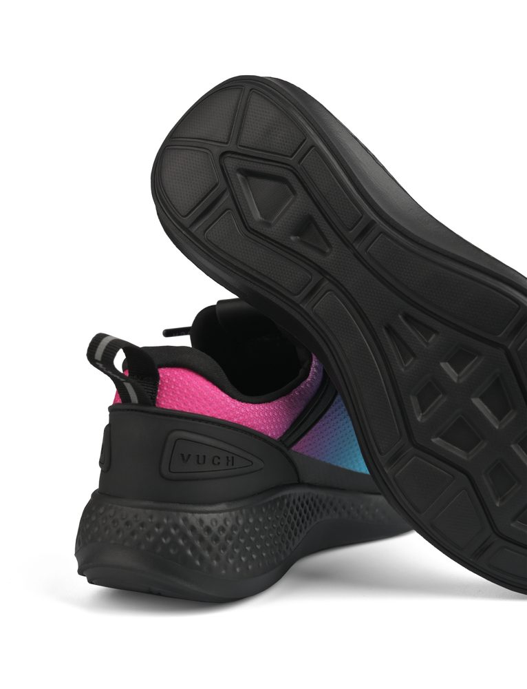 VUCH Rush Spectrum - 41.

Dizajni stvoreni u suradnji s Martinom Brnom
Fleksibilan prozračan gornji dio
Uložak je podstavljen memorijskom pjenom
Lagan dizajn
Mali reflektirajući elementi
Ojačani rist sa silikonskim elementima
 OBUĆA
Vuch obuća je originalnost koja fascinira.