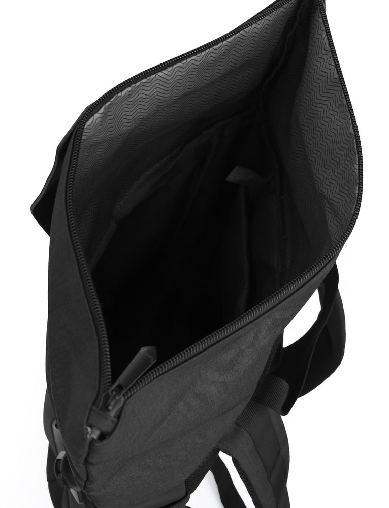 VUCH Nescio.

Univerzalni ruksak za svaku priliku
Podstavljena stražnja strana
Vanjska elastika za pričvršćivanje na kofer
Veliki unutarnji prostor
 Ruksaci
„Praktičnost, udobnost i funkcionalnost.