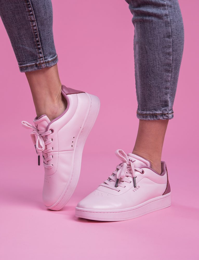 VUCH Legacy Pink - 39.

Prva kolekcija VUCH kožnih cipela
Ventilacija na unutarnjoj strani cipele oo♥
Unutarnja oblikovana uložak cipele stvorena pomoću AI-ja
Unutarnji protuklizni materijal koji drži petu na mjestu
Kombinacija glatke i strukturirane kože
Dizajn izrađen u suradnji s Martinom Brnom
 OBUĆA
Vuch cipele su originalnost koja hoda.