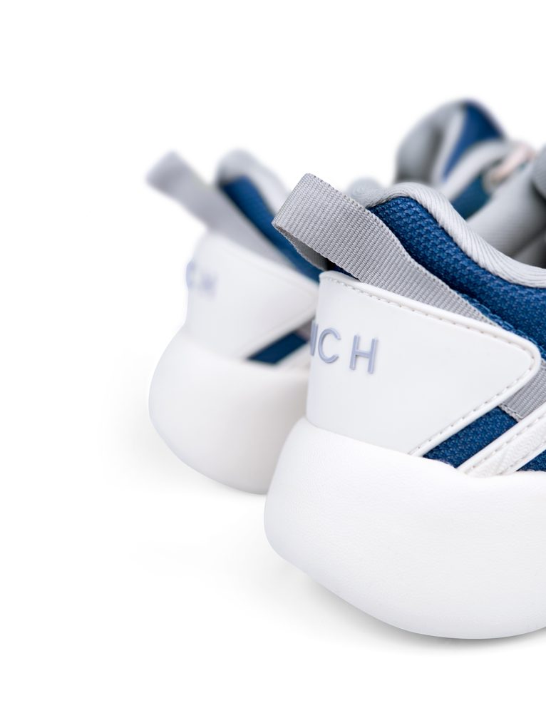 VUCH Flash E Galaxy - 39.

Izrađeno od recikliranih materijala
Lagana, otporna i anatomski oblikovana potplat
Oblikovani unutarnji uložak s jedinstvenim AIotiskom
 OBUĆA
Vuch cipele su originalnost koja hoda.