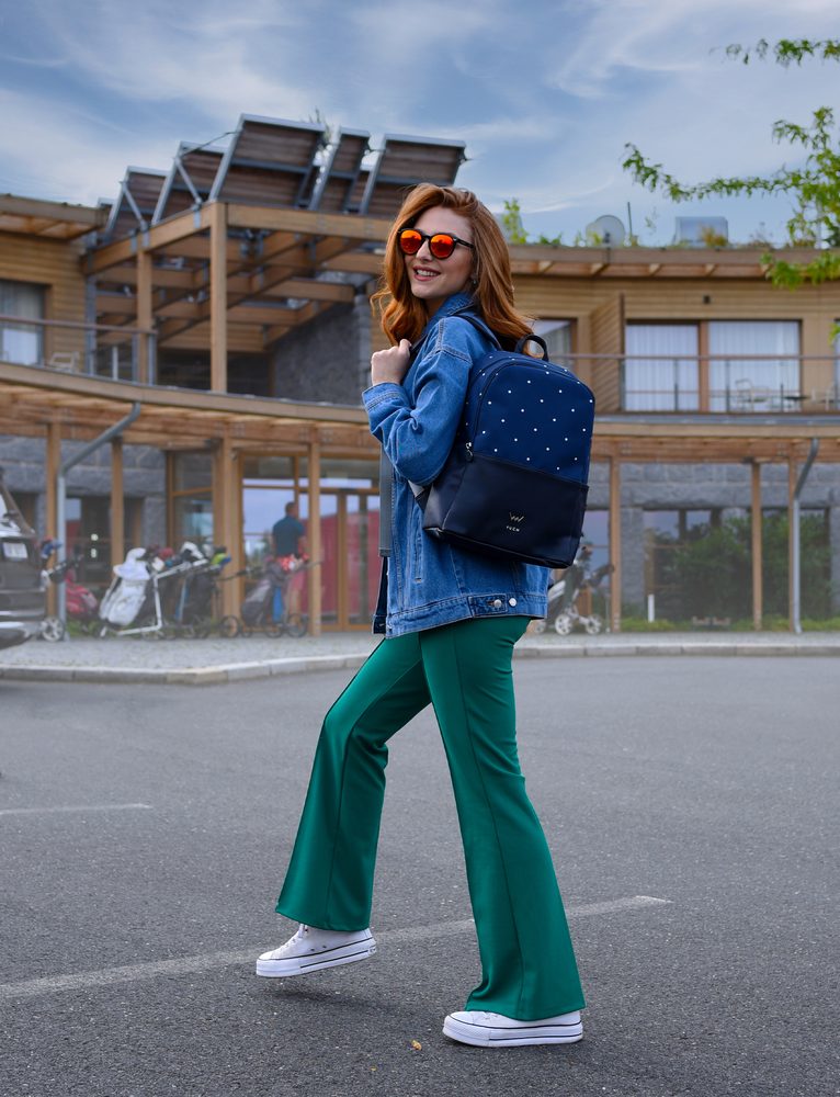 VUCH Zane Dotty Blue.

Unutarnja torba s odvojenim prostorom za mini prijenosno računalo
Podesive naramenice
Prednji pretinac s patentnim zatvaračem
Izuzetno jak i izdržljiv materijal
 TRAVEL KOLEKCIJA  
Na putu, na cesti, na terenu, pratim vas s novim ruksakom!...