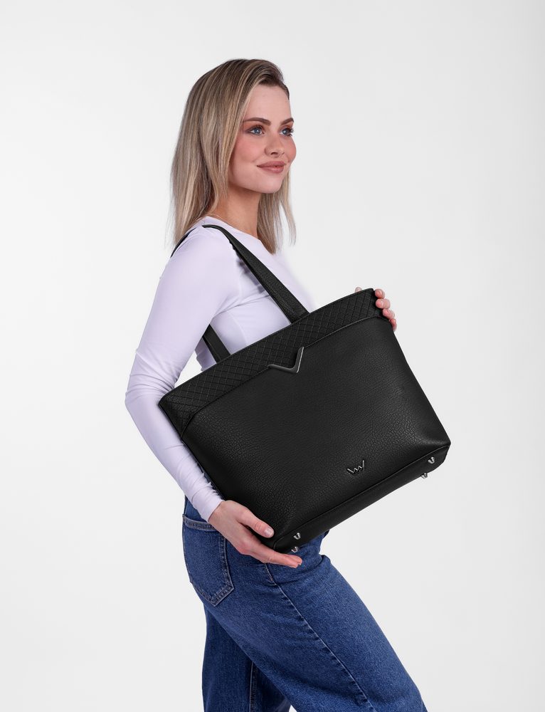 VUCH Neela Big Black.

Uvećana verzija torbe Neela
Prostor za laptop do 13,3