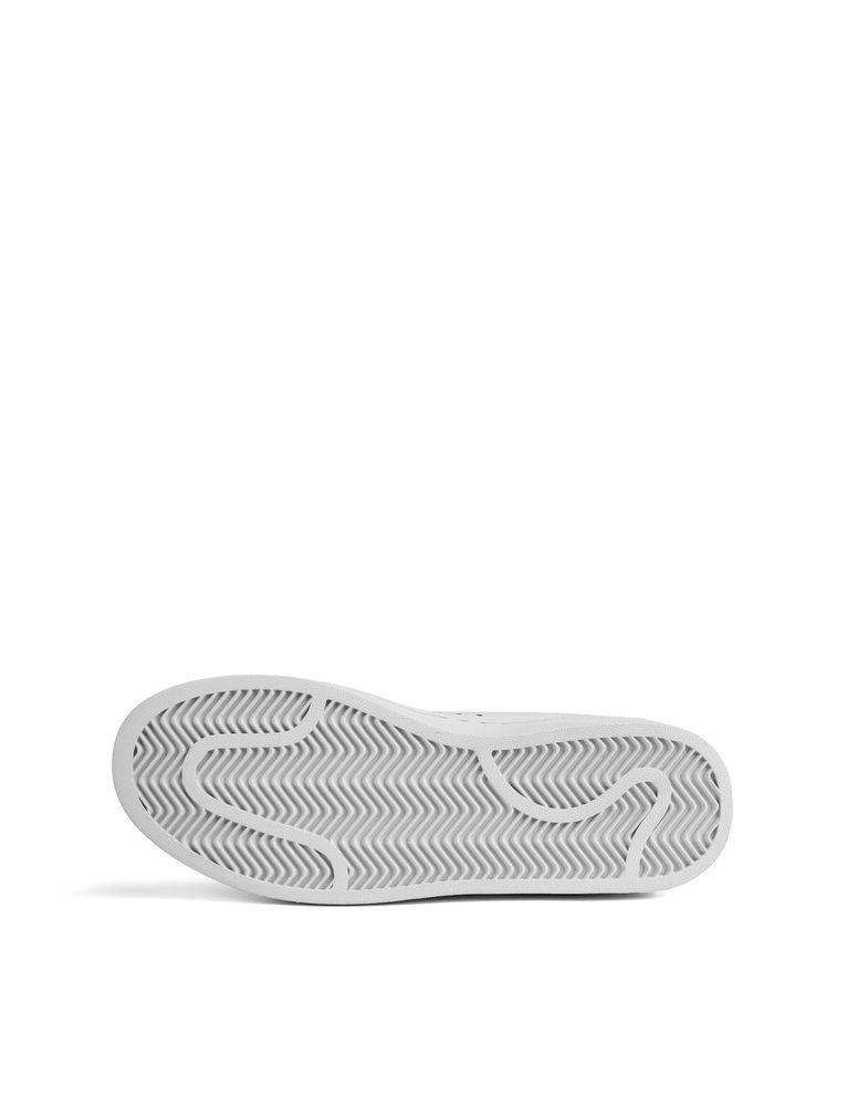 VUCH Legacy Grey - 41.

Prva kolekcija VUCH kožnih cipela
Ventilacija na unutarnjoj strani cipele
Unutarnja oblikovana uložak cipele kreirana pomoću AI
Unutarnji protuklizni materijal koji drži petu na mjestu
Kombinacija glatke i strukturirane kože
Dizajn kreiran u suradnji s Martinom Brnom
 OBUĆA
Vuch cipele su originalnost koja hoda.