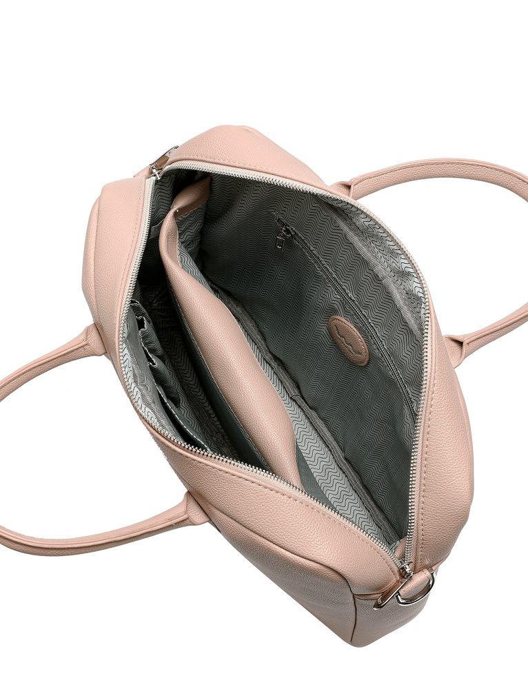 VUCH Oresta Beige.

Glavno zatvaranje patentnim zatvaračem
Unutarnji prostor podijeljen je na dva dijela
Unutarnji pretinci i džep s patentnim zatvaračem
Vanjski džep s patentnim zatvaračem
Najlonski remen
 TORBE ZA LAPTOPE
Želite li sigurnost svog prijenosnog računala i izbjegavanje ogrebotina?
 