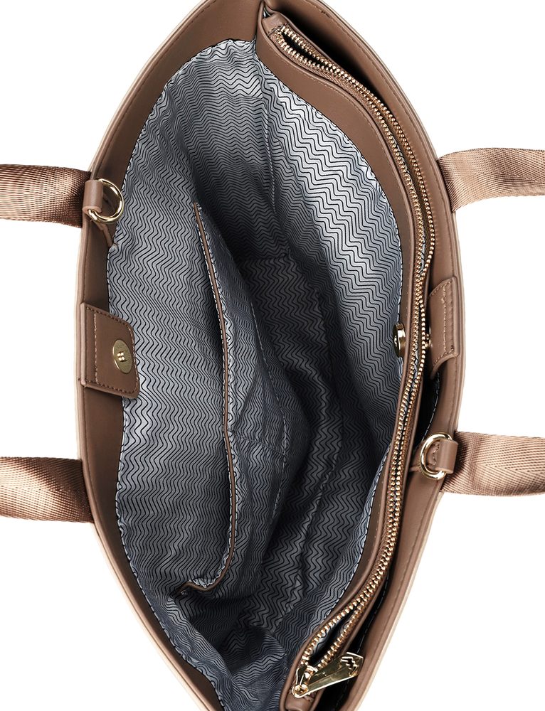 VUCH Wennie Big Beige.

Velika poslovna torba
Veliki unutarnji džep s patentom
Dizajnerski detalj ušivenih ručki
Upadljive ručke i remen za nošenje preko ramena
 SimplyV 
Simple Vuch komadi, Simple Vuch!
Bezvremenska, minimalistička i elegantna.