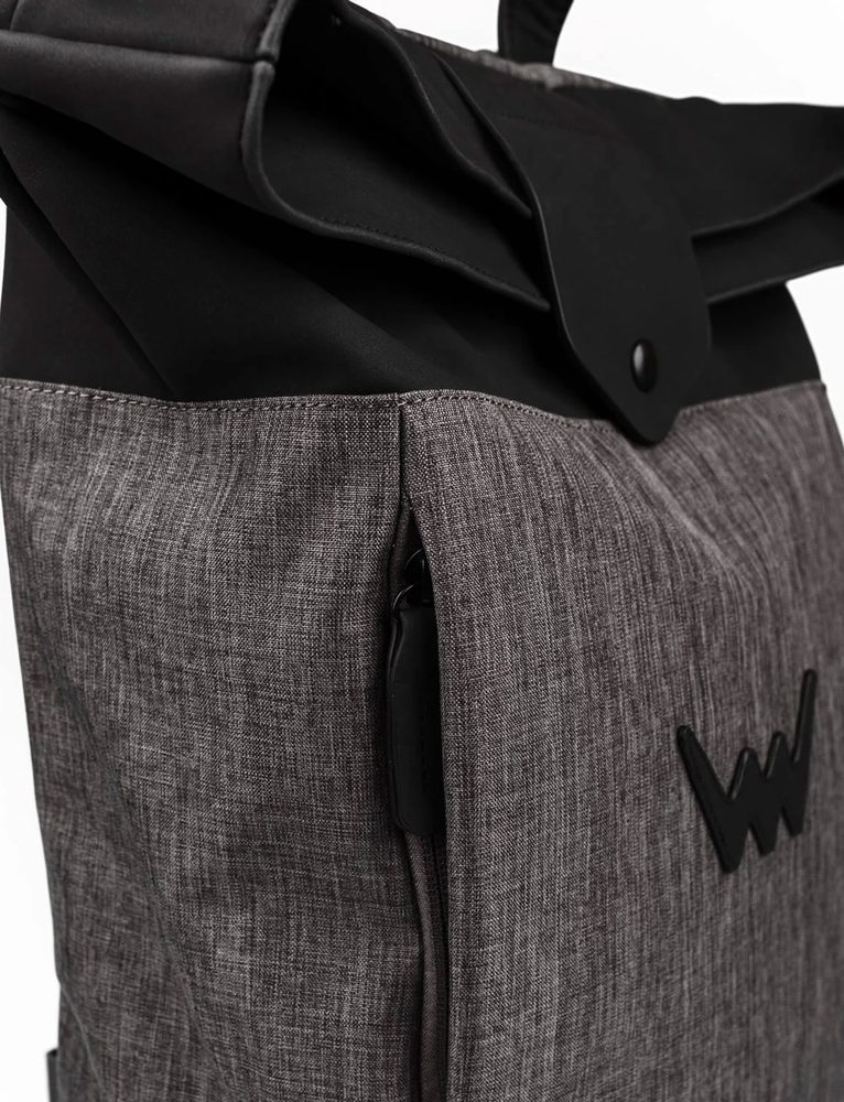 VUCH Dammit Grey.

Praktični džepovi
Ojačana leđa
Podstavljene naramenice
Unutarnji karabiner za pričvršćivanje ključeva
 Mali ruksaci
„Jeste li sami sebe uvjerili da je ruksake teško kombinirati?