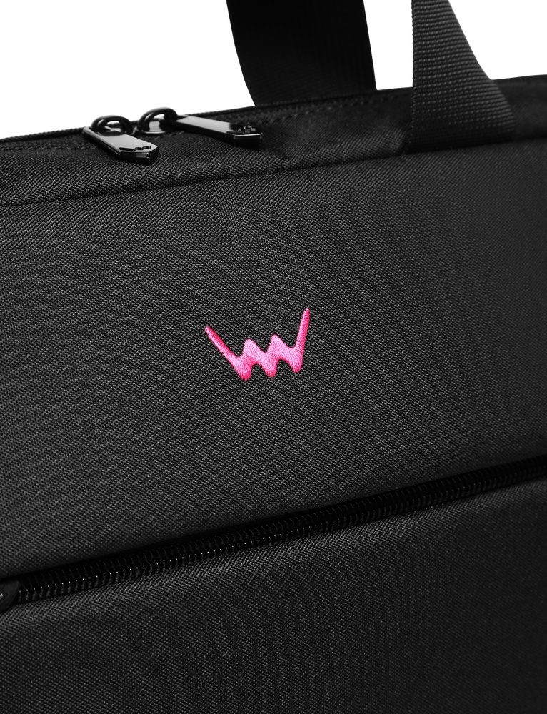 VUCH Hortza Black.

Glavno zatvaranje na patent
Vanjski džepić na patent
Na stražnjoj strani petlja za pričvršćivanje na kofer
Unutrašnji ojačani džep za laptop
Unutrašnji odjeljci za sitnice
Podesivi remen preko ramena
 TORBE ZA LAPTOP
Trebaš da tvoj laptop bude siguran i da se izbjegnu sva grebanja?