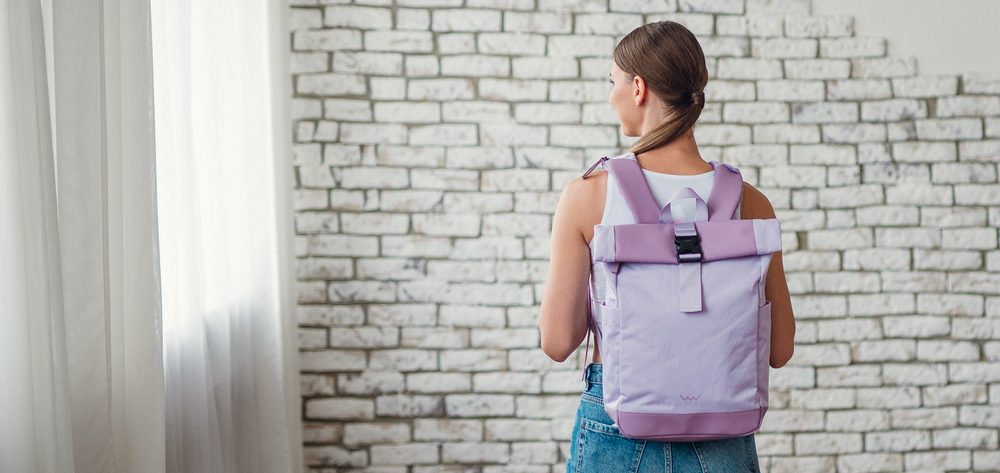 VUCH Virion Purple.

Podstavljena leđa i naramenice
Vodootporni materijal i zatvarači
Traka za pričvršćivanje na kofer
Odvojeni unutarnji pretinac za laptop
Mali džep na naramenici za dragocjene sitnice
 Ruksaci
Praktičnost, udobnost i funkcionalnost.